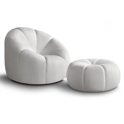 zestaw wypoczynkowy loft fotel + pufa w aranżacji w salonie biały