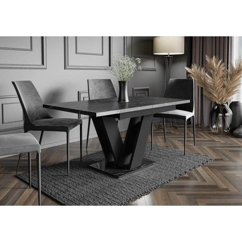 Stół do salonu Masiv Royal z krzesłami, które estetycznie dopasowują się w salonie, z lewej strony