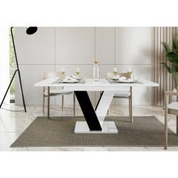 Stół do jadalni lub salonu z podstawą w kształcie litery V z minimalistycznymi krzesłami, przód