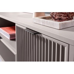 szafka do salonu w kolorze kaszmirowym